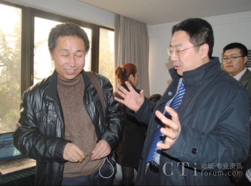 ��ҕ��ý�I(l��ng)��(d��o)���څ��c�V늽�Q������ӑՓ