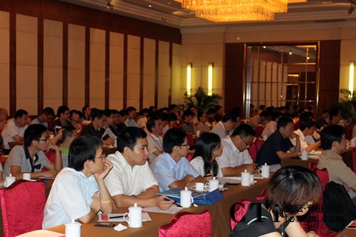 <e2010�W�ψ�(ji��n)��һ���ں�ͨ��ƽ�_(t��i)�A����ӑ��(hu��)