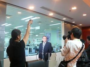 �w�����F(tu��n)��ϯ����������CEO�S�Й�(qu��n)�������У������ӛ�߈F(tu��n)��B�\(y��n)�I(y��ng)���Ĺ�����r